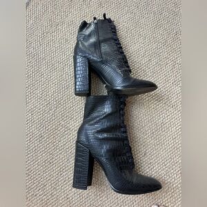 SCHUTZ Black textured Leather Boots